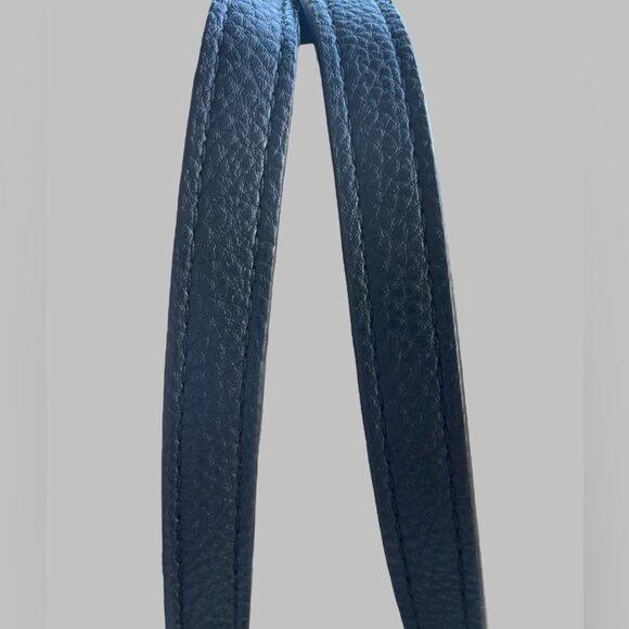 Nine West Large Tote Bag Vegan Leather plus Accessory Pouch EUC - Picture 8 of 16